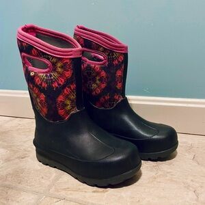 Kids Bogs Boots - size 2